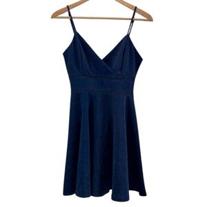 Short navy blue thin spaghetti strap dress v-neck women small Jun & Ivy NWT